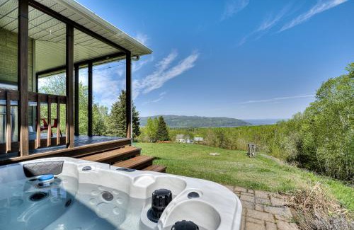 Baie-St-Paul House | Cozy Haven with Spa & Stunning Views