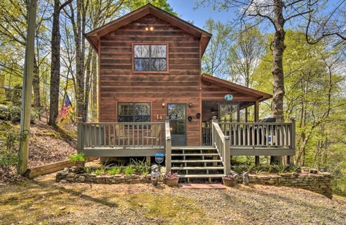 Hiawassee House | Cozy Hiawassee Cabin with Fire Pit and Mtn Views!
