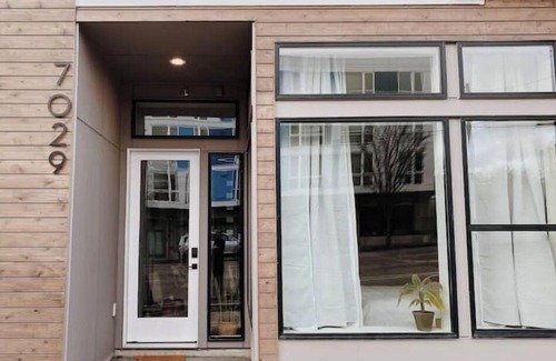 Loyal Heights Apartment | Cozy & Hip Japandi-Style Studio in the Heart of Ballard