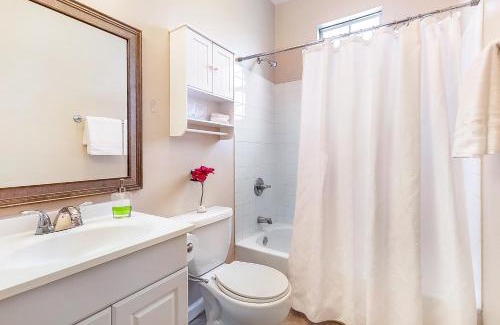 Mid-City Apartment | Cozy Historic 2BR House 10 Min to French Quarter