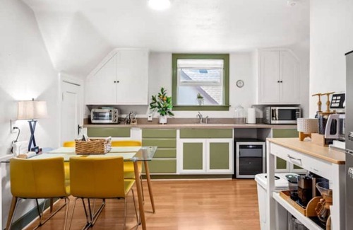 Vallejo Apartment | Cozy Historic Tudor in Central N Bay, Wine Country