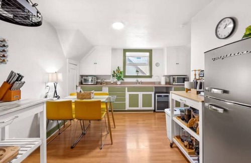 Vallejo Apartment | Cozy Historic Tudor in Central N Bay, Wine Country