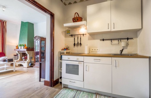 Tacoronte House | Cozy Holiday Home “La Chimenea Verde” in Quiet Area with Wi-Fi