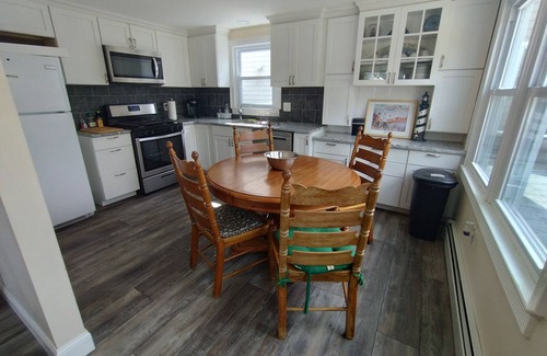Ortley Beach House | Cozy home 1st floor of a duplex located on tributary to bay in toms river.