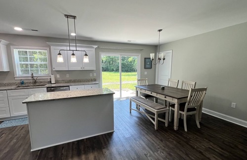 Conway House | Cozy home 20 miles from the beach!