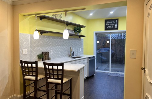 Pennsport House | Cozy home a stones throw away from Center City Philadelphia and Penn's Landing.