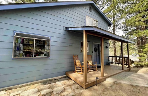 Upper Kingsbury House | Cozy Home at Heavenly Ski Resoirt + 5 min to CasinosPrivate Hot Tub/Pet Friendly