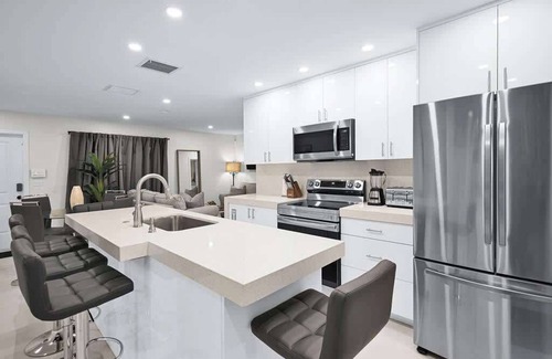 Homestead House | Cozy Home away from Home