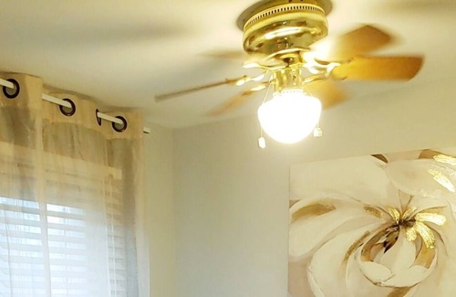 Salisbury Apartment | Cozy Home Away from Home