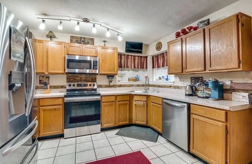 Rowlett House | Cozy Home away from Home