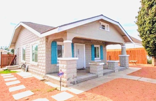 Mojave Cottage | Cozy Home Away From Home