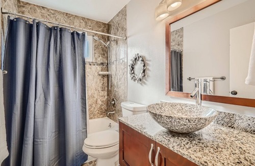 Walnut Grove House | Cozy Home - Central to Arvada, Golden, Boulder & Denver!