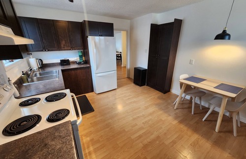 Yellowknife House | Cozy home close to downtown 4BR 5BD