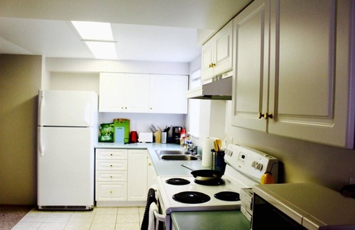 Saanich House | Cozy home close to downtown and Uvic