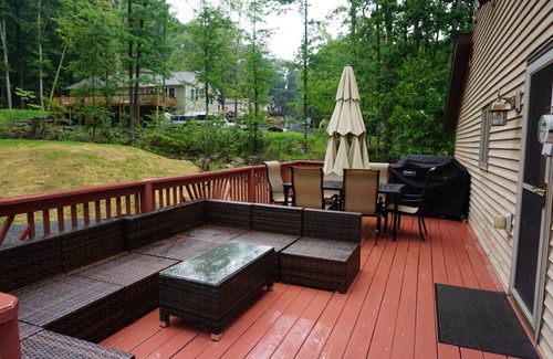 Hawley House | Cozy Home Close to Lake, Hiking Trails