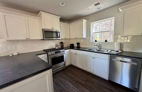 Donnelly House | Cozy Home Close to Recreation