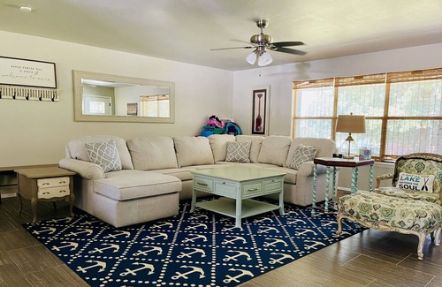Longtown House | Cozy Home for Families & Garage/Boat Storage