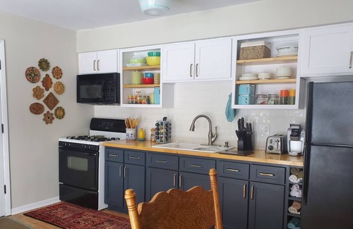 Como House | Cozy Home Great for Families with Lake Views and Large Yard