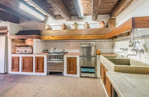 Apecchio House | Cozy home in Apecchio PU
