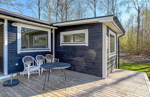 Asarum House | Cozy home in Asarum with lake view