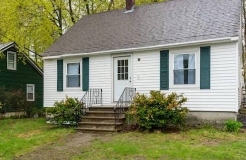Little City House | Cozy home in Bangor Maine