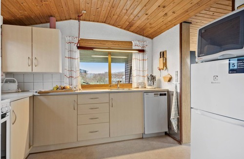 Skastrup Strand House | Cozy home in Bogense with WiFi