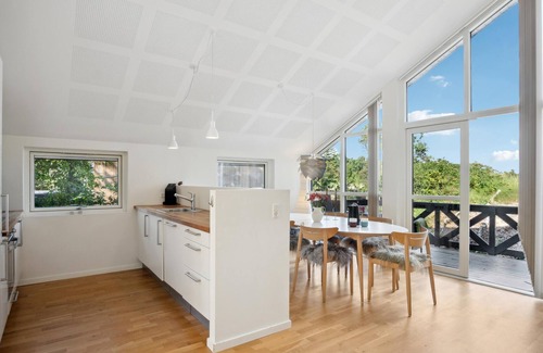Hvidbjerg Strand House | Cozy home in Børkop with WiFi
