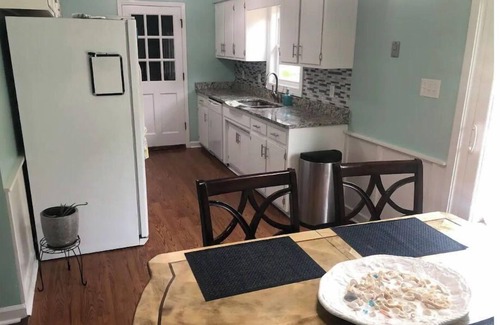 Morehead City House | Cozy Home in Central Morehead 5min. from the Beach