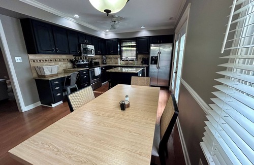 Lyndon House | Cozy Home in East Louisville!