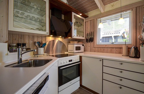 Handrup Strand House | Cozy home in Ebeltoft with kitchen