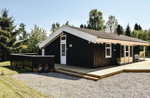 Handrup Strand House | Cozy home in Ebeltoft with kitchen
