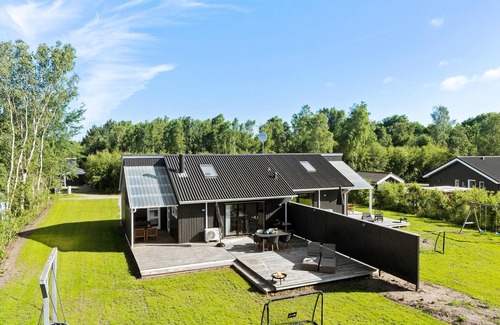 Øer Strand House | Cozy home in Ebeltoft with kitchen
