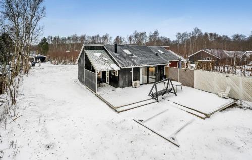 Øer Strand House | Cozy Home In Ebeltoft With Kitchen