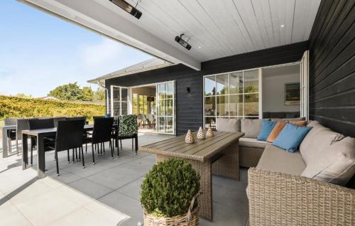 Egsmark Strand House | Cozy Home In Ebeltoft With Wifi