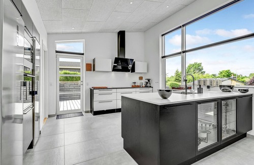 Hvalpsund House | Cozy home in Farsø with WiFi