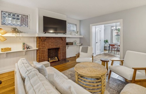Forest Hills House | Cozy home in Forest Hills