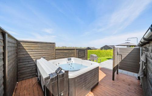 Frørup House | Cozy Home In Frørup With Jacuzzi