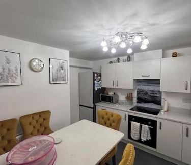 Bardsley House | Cozy home in Greater Manchester