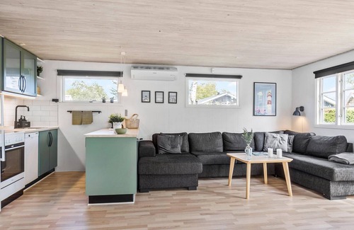 Nørre Hurup House | Cozy home in Hadsund with kitchen
