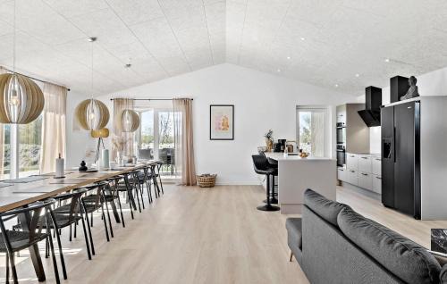 Hadsund House | Cozy Home In Hadsund With Sauna