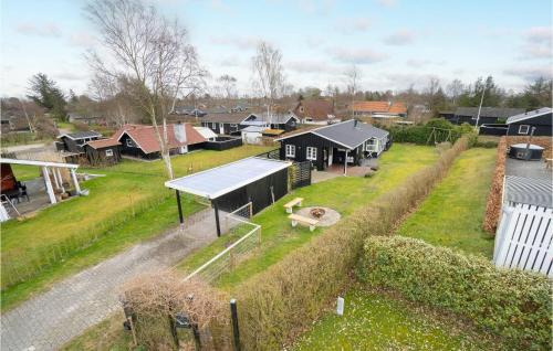 Nørre Hurup House | Cozy Home In Hadsund With Kitchen