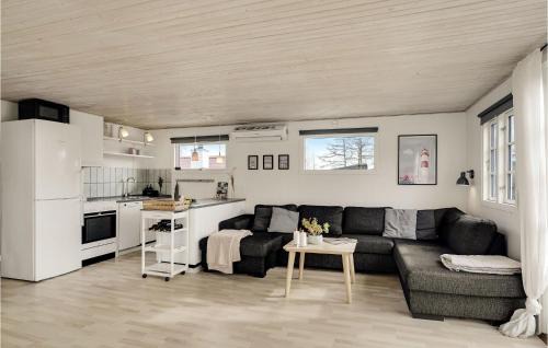 Nørre Hurup House | Cozy Home In Hadsund With Kitchen