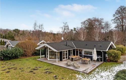 Hornbaek House | Cozy Home In Hornbæk With Kitchen