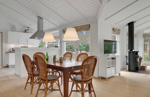 Hornbaek House | Cozy home in Hornbæk with kitchen