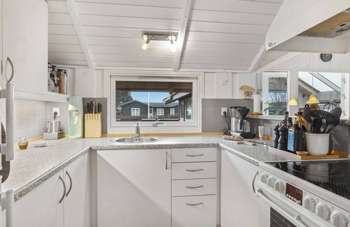 Kalundborg House | Cozy home in Kalundborg with kitchen