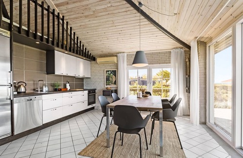 Skødshoved Strand House | Cozy home in Knebel with WiFi