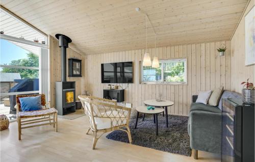 Knebel House | Cozy Home In Knebel With House Sea View