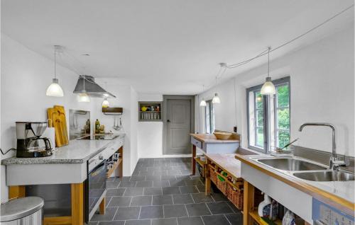 Sillerslev House | Cozy Home In Øster Assels With Wifi