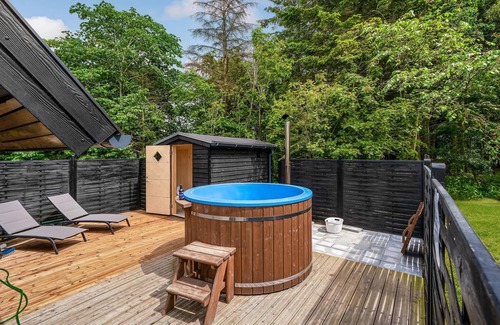 Sillerslev House | Cozy home in øster assels with sauna