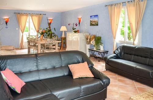 Payzac House | Cozy Home In Payzac With Kitchen